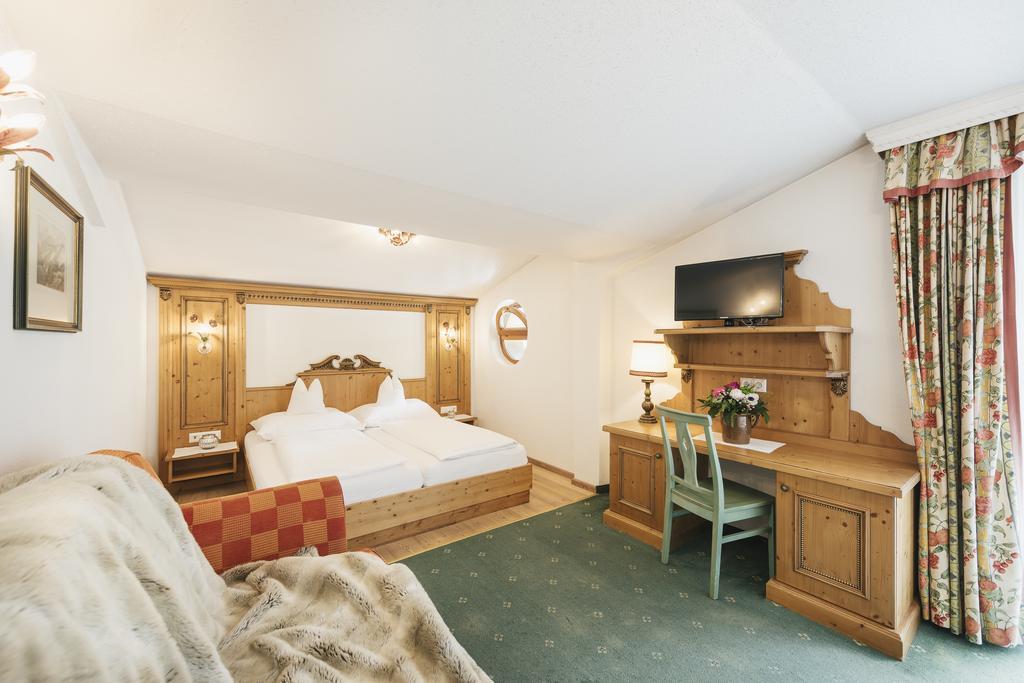 Hotel Hoferwirt Neustift im Stubaital Luaran gambar