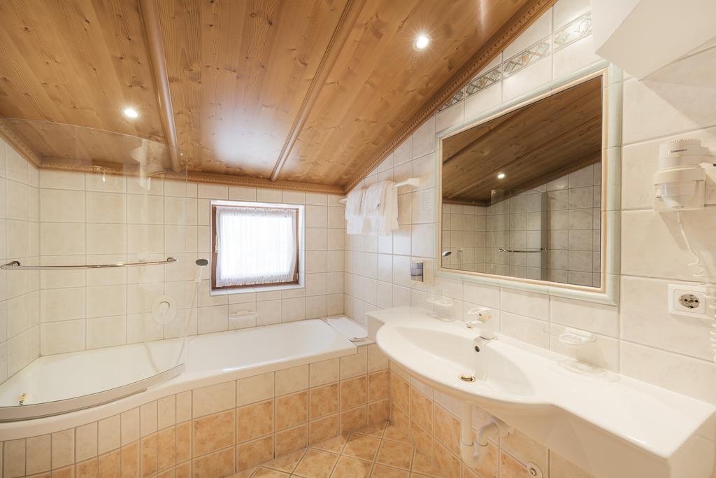 Hotel Hoferwirt Neustift im Stubaital Luaran gambar