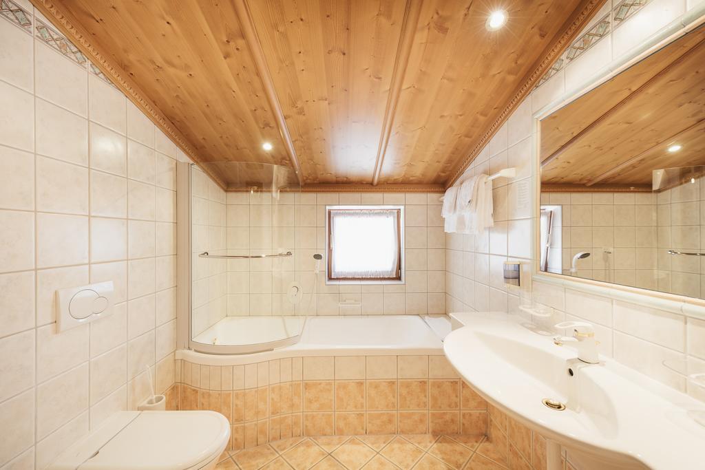 Hotel Hoferwirt Neustift im Stubaital Luaran gambar