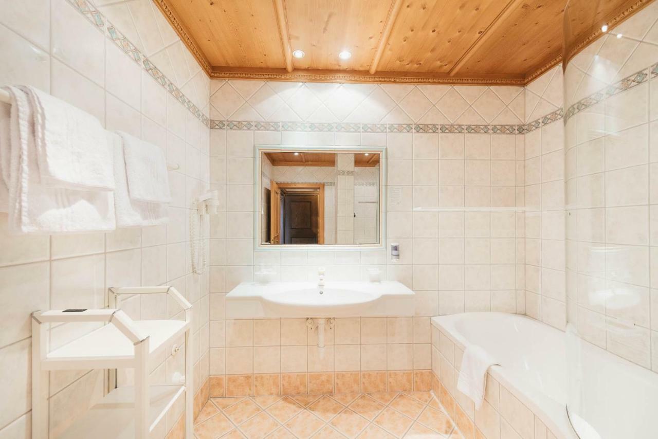 Hotel Hoferwirt Neustift im Stubaital Luaran gambar